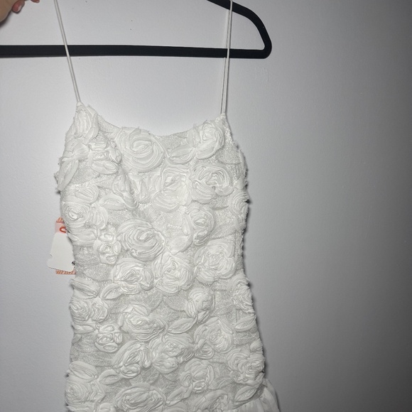 WHITE Engagement DRESS summer - Picture 2 of 3